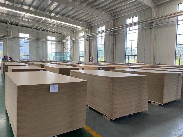 12mm 15mm 18mm 1220x2440mm White Melamine Faced MDF Plain MDF For Furniture And Kitchen Cabinet