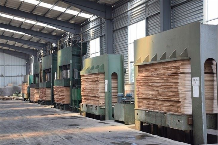 Cheap Price 18mm 3/4 Finger Jointed Recycled Core Wood Marin Film Faced Plywood For Construction Concrete Forming Linyi Factory