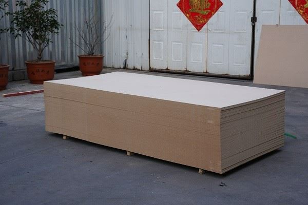 High Quality 3mm 6mm 12mm 15mm 18mm Fibreboards White Melamine Mdf Hdf Board For Furniture