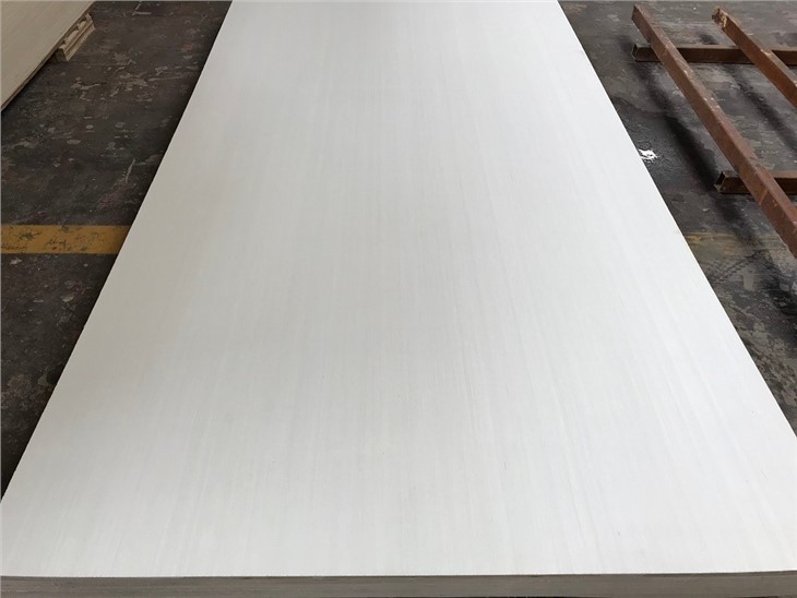 BB/CC WHITE EV TRIPLAY