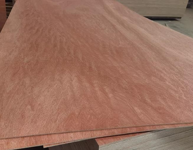 China Factory Pencil Cedar Plywood E1 Glue For Furniture