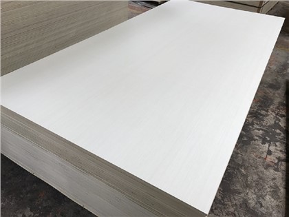 BB/CC WHITE EV TRIPLAY